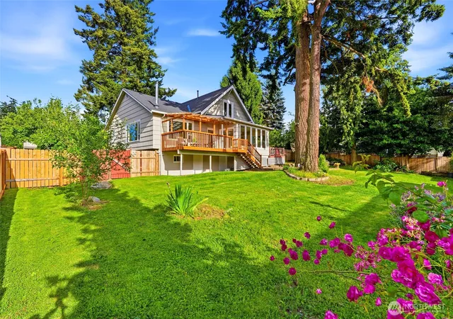 Photo 2 of Sale Pending at 1609 Goat Trl Rd, Mukilteo, WA 98275 | MLS# NWM2538472 | Listing updated on 2026-09-25
