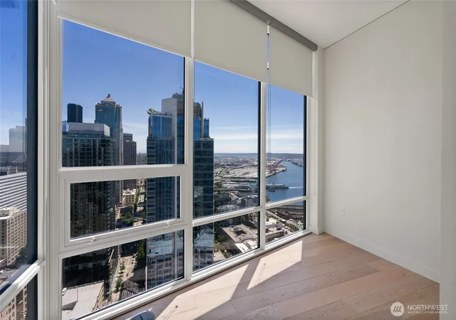Photo 3 of Condo for sale at 121 Stewart St #3302, Seattle, WA 98101 | MLS# NWM2538493 | Listing updated on 2026-09-22
