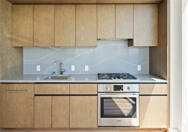 Photo 2 of Condo for sale at 121 Stewart St #3105, Seattle, WA 98101 | MLS# NWM2538496 | Listing updated on 2026-09-22