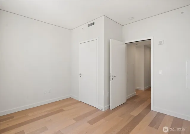 Photo 4 of Condo for sale at 121 Stewart St #3105, Seattle, WA 98101 | MLS# NWM2538496 | Listing updated on 2026-09-22