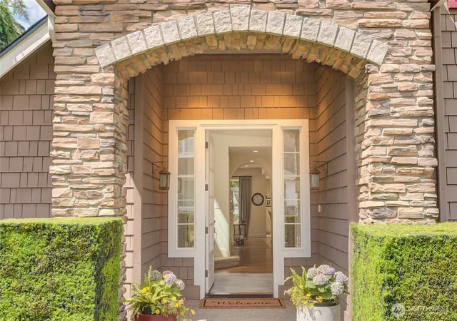 Photo 2 of Single family home for sale at 323 240th Place Se, Sammamish, WA 98074 | MLS# NWM2538510 | Listing updated on 2026-10-01