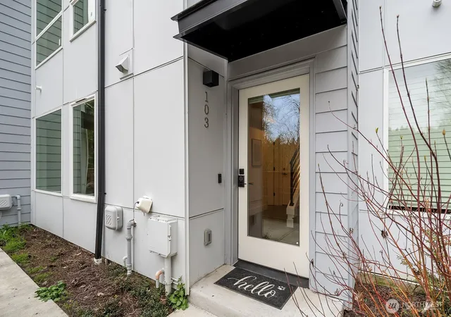 Photo 2 of Townhouse for sale at 7721 Ne 175th Street #103, Kenmore, WA 98028 | MLS# NWM2538540 | Listing updated on 2026-10-02