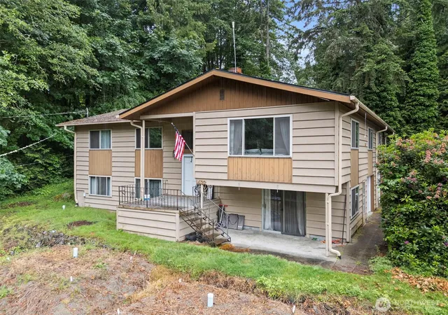 Photo 1 of Single family home for sale at 1422 Colchester Dr Se, Port Orchard, WA 98366 | MLS# NWM2538611 | Listing updated on 2026-10-01