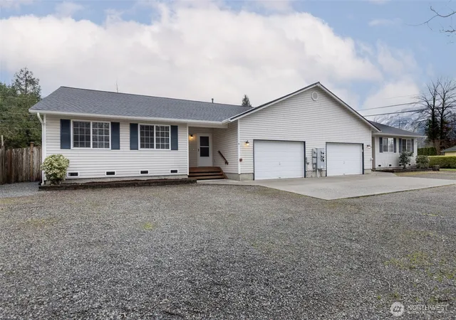 Photo 3 of Townhouse for sale at 105 May Crk Rd #A, Gold Bar, WA 98251 | MLS# NWM2538662 | Listing updated on 2026-09-25
