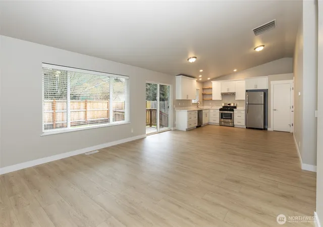 Photo 4 of Townhouse for sale at 105 May Crk Rd #A, Gold Bar, WA 98251 | MLS# NWM2538662 | Listing updated on 2026-09-25