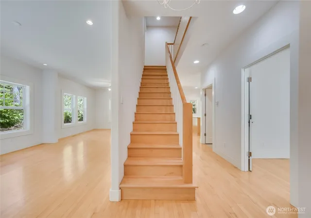 Photo 4 of Single family home for sale at 125 River Glen Ter, Kalama, WA 98625 | MLS# NWM2538688 | Listing updated on 2026-09-23