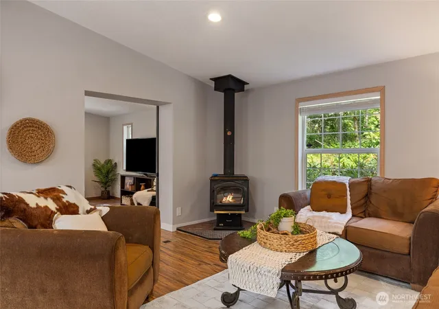 Photo 3 of Manufactured home for sale at 4012 86th Avenue Nw, Gig Harbor, WA 98335 | MLS# NWM2538721 | Listing updated on 2026-08-01
