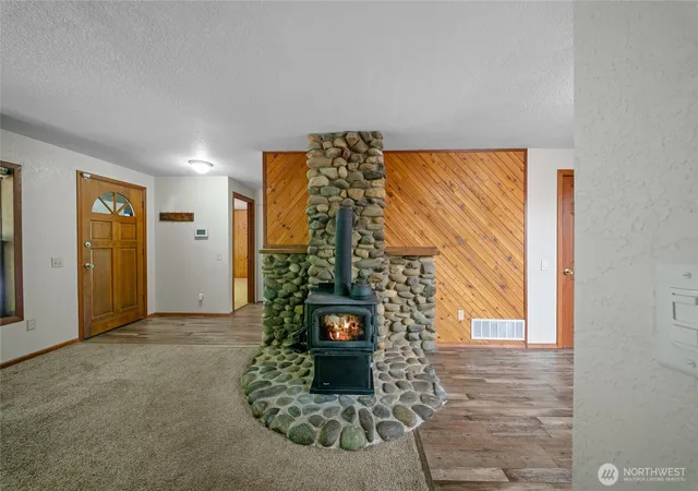 Photo 4 of Sale Pending at 211 E Aycliffe Dr, Shelton, WA 98584 | MLS# NWM2538744 | Listing updated on 2026-09-28