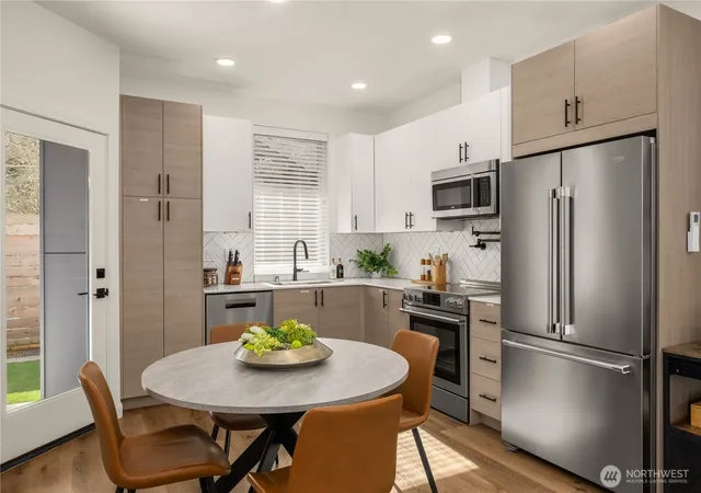 Photo 4 of Townhouse for sale at 1407 N 103rd Street, Seattle, WA 98133 | MLS# NWM2538753 | Listing updated on 2026-09-22