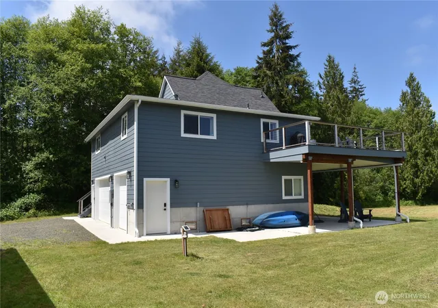 Photo 4 of Single family home for sale at 1518 Ocean Beach Rd, Hoquiam, WA 98550 | MLS# NWM2538756 | Listing updated on 2026-09-22