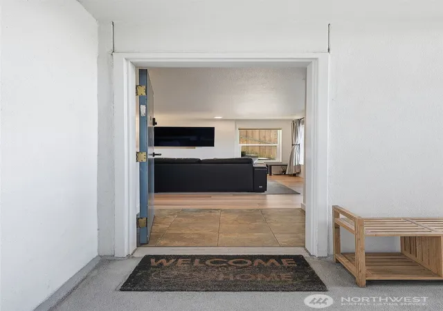 Photo 3 of Condo for sale at 57 Etruria St #1, Seattle, WA 98109 | MLS# NWM2538841 | Listing updated on 2026-09-23