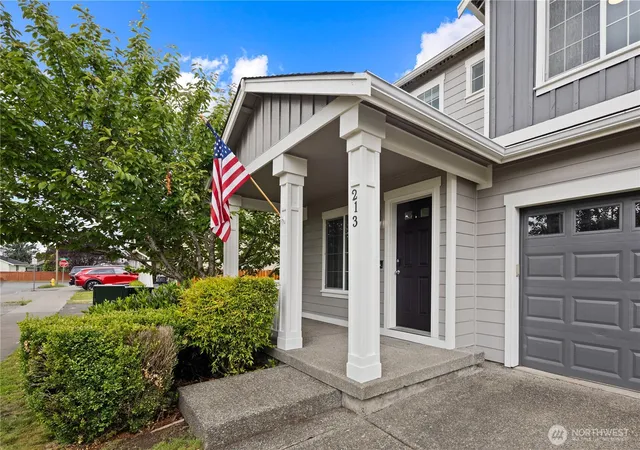 Photo 2 of Single family home for sale at 213 Bondgard Ave E, Enumclaw, WA 98022 | MLS# NWM2538925 | Listing updated on 2026-09-25