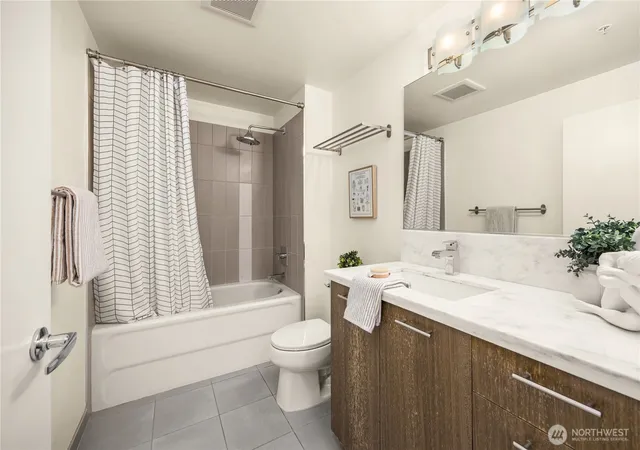 Photo 3 of Condo for sale at 2911 2nd Avenue #616, Seattle, WA 98121 | MLS# NWM2538961 | Listing updated on 2026-09-22