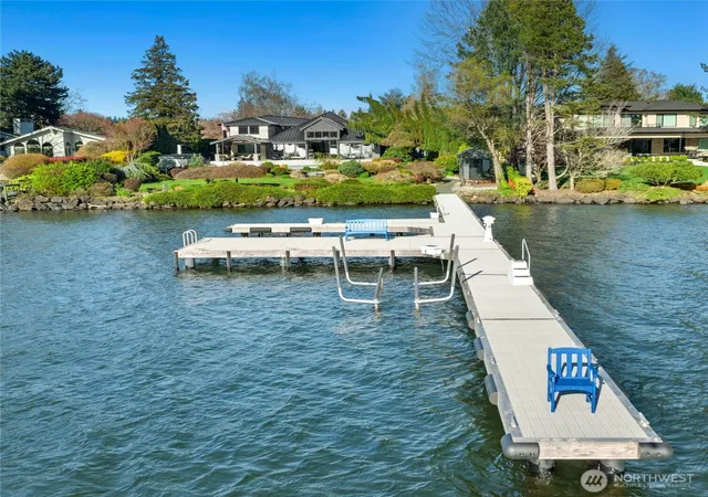 Photo 2 of Mansion for sale at 70 Cascade Ky, Bellevue, WA 98006 | MLS# NWM2538974 | Listing updated on 2026-09-22