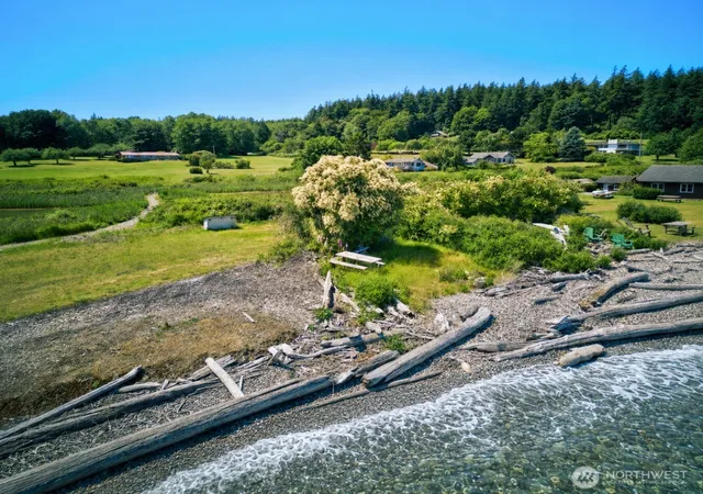 Photo 3 of Sale Pending at 6291 Seaway Holw Rd, Anacortes, WA 98221 | MLS# NWM2538997 | Listing updated on 2026-09-25
