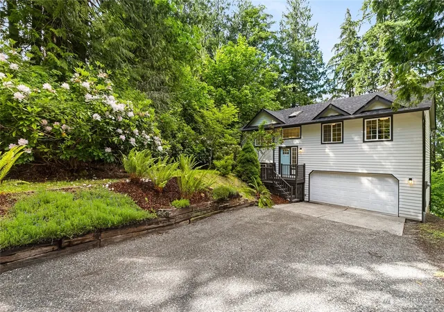 Photo 3 of Sale Pending at 7 B Plum Ln, Bellingham, WA 98229 | MLS# NWM2539024 | Listing updated on 2026-08-10