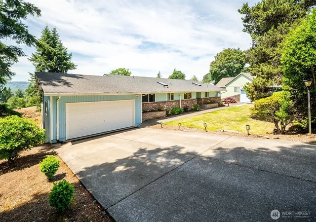 Photo 1 of Single family home for sale at 80 Summit Dr, Kalama, WA 98625 | MLS# NWM2539039 | Listing updated on 2026-10-01