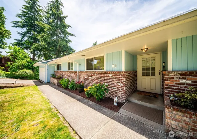 Photo 2 of Single family home for sale at 80 Summit Dr, Kalama, WA 98625 | MLS# NWM2539039 | Listing updated on 2026-10-01