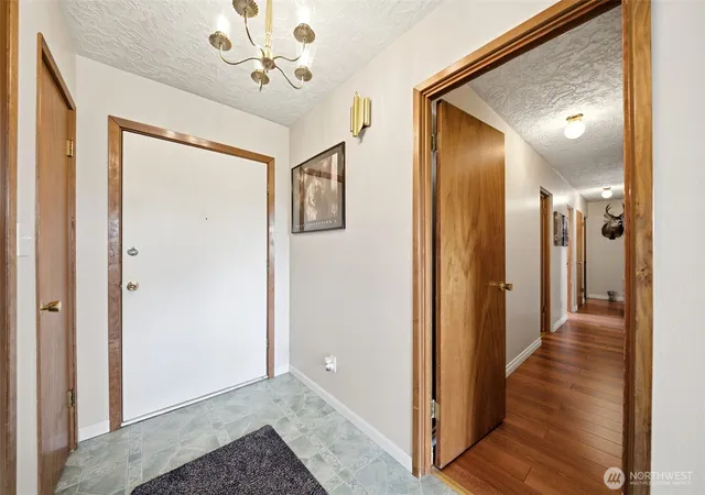 Photo 3 of Single family home for sale at 80 Summit Dr, Kalama, WA 98625 | MLS# NWM2539039 | Listing updated on 2026-10-01