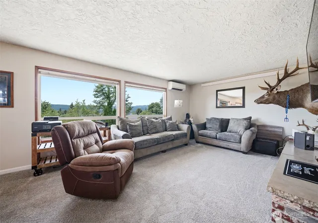Photo 4 of Single family home for sale at 80 Summit Dr, Kalama, WA 98625 | MLS# NWM2539039 | Listing updated on 2026-10-01
