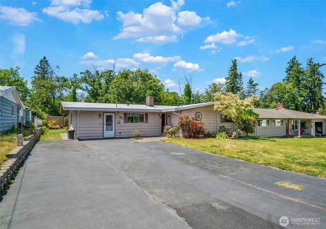 Photo 2 of Sale Pending at 26845 15th Avenue S, Des Moines, WA 98198 | MLS# NWM2539056 | Listing updated on 2026-09-04