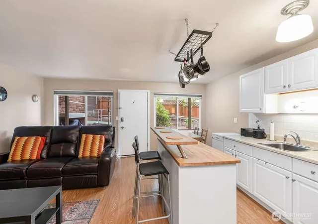 Photo 3 of Multi family home for sale at 1818 Harvard Ave, Seattle, WA 98122 | MLS# NWM2539066 | Listing updated on 2026-09-22