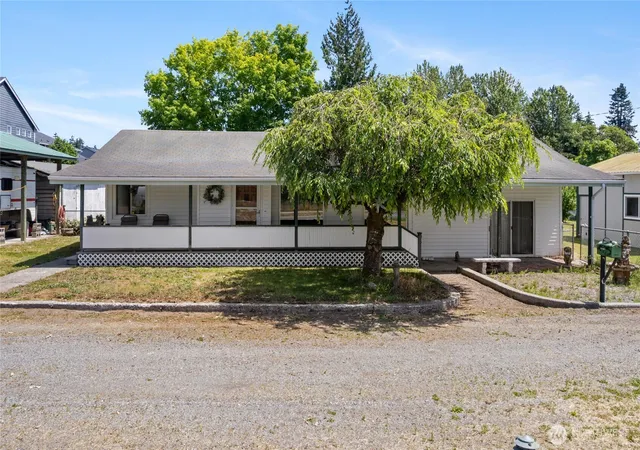 Photo 4 of Single family home for sale at 26508 132nd Avenue SE, Kent, WA 98042 | MLS# NWM2539070 | Listing updated on 2026-09-22