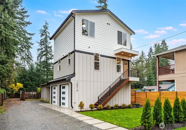 Townhouse for sale at 12531 25th Avenue NE #B, Seattle, WA 98125 | MLS# NWM2539074