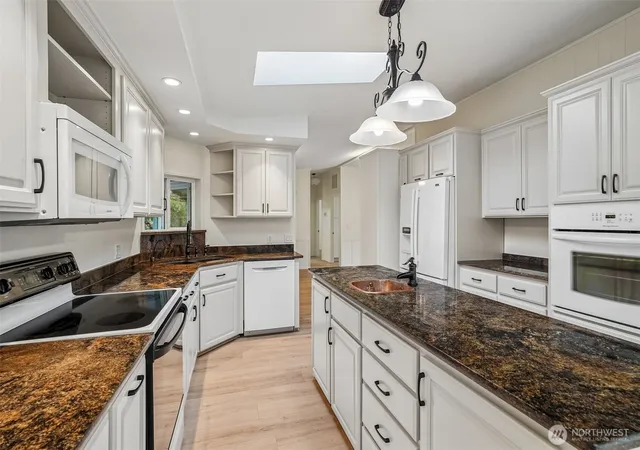 Photo 2 of Manufactured home for sale at 215 105th Avenue E, Edgewood, WA 98372 | MLS# NWM2539103 | Listing updated on 2026-09-23
