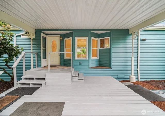 Photo 3 of Manufactured home for sale at 215 105th Avenue E, Edgewood, WA 98372 | MLS# NWM2539103 | Listing updated on 2026-09-23