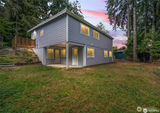 Photo 4 of Sale Pending at 2749 Parkway Dr W, University Place, WA 98466 | MLS# NWM2539122 | Listing updated on 2026-09-30