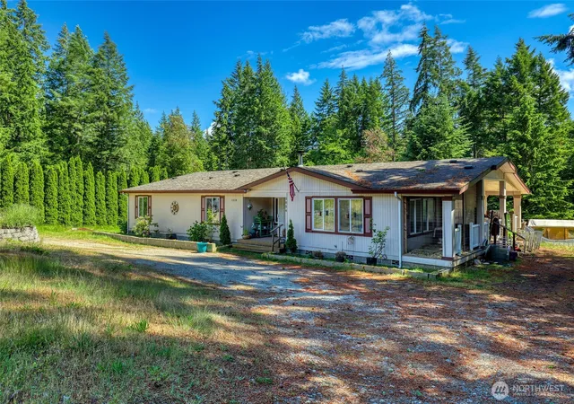 Photo 2 of Manufactured home for sale at 2026 Se Yakima St, Port Orchard, WA 98367 | MLS# NWM2539153 | Listing updated on 2026-09-22