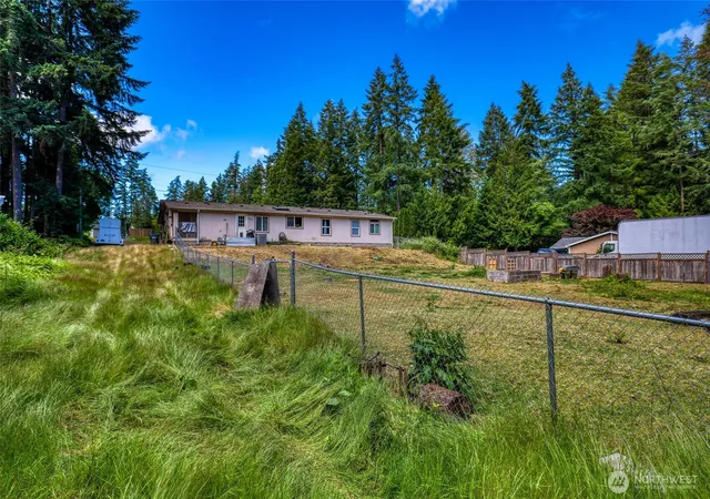 Photo 3 of Manufactured home for sale at 2026 Se Yakima St, Port Orchard, WA 98367 | MLS# NWM2539153 | Listing updated on 2026-09-22