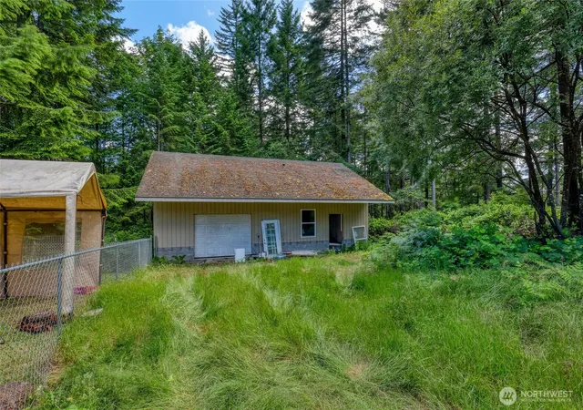 Photo 3 of Manufactured home for sale at 2026 SE Yakima St, Port Orchard, WA 98367 | MLS# NWM2539153 | Listing updated on 2026-09-22