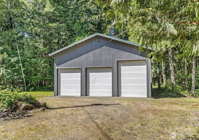 Photo 3 of Single family home for sale at 133 A Hinkle Tinkle Ln, Packwood, WA 98361 | MLS# NWM2539156 | Listing updated on 2026-08-07