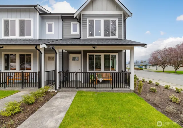 Condo for sale at 1601 N Waugh Rd #A-D, Mount Vernon, WA 98273 | MLS# NWM2539203