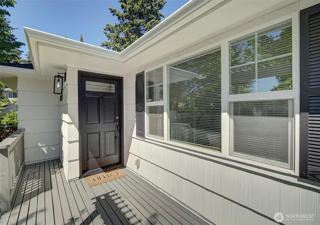 Photo 2 of Sale Pending at 15524 Midvale Ave N, Shoreline, WA 98133 | MLS# NWM2539213 | Listing updated on 2026-10-12