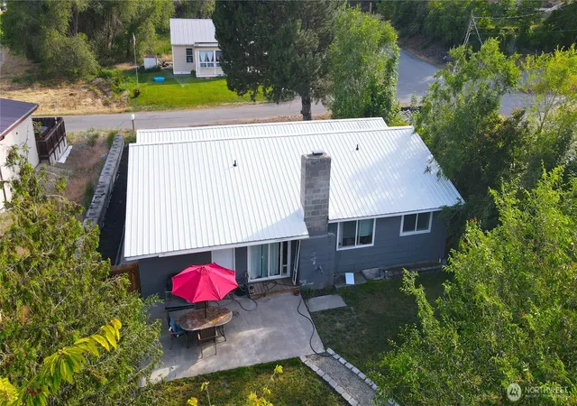 Photo 2 of Contingent at 915 19th Avenue, Oroville, WA 98844 | MLS# NWM2539238 | Listing updated on 2026-09-28