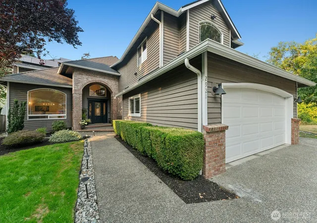 Photo 3 of Single family home for sale at 2921 128th Street Se, Everett, WA 98208 | MLS# NWM2539261 | Listing updated on 2026-09-18