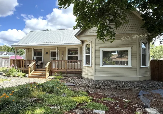 Photo 1 of Sale Pending at 416 E Spring St, Dayton, WA 99328 | MLS# NWM2539298 | Listing updated on 2026-09-23