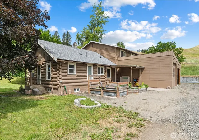 Photo 1 of Contingent at 4925 Melin Rd, Hunters, WA 99137 | MLS# NWM2539319 | Listing updated on 2026-10-21