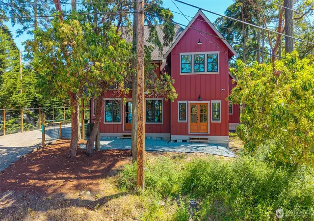 Photo 3 of Sale Pending at 1863 Madrona Way, Coupeville, WA 98239 | MLS# NWM2539330 | Listing updated on 2026-10-03
