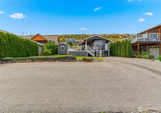 Photo 2 of Land for sale at 400 W Emerson Dr, Orondo, WA 98843 | MLS# NWM2539356 | Listing updated on 2026-09-22
