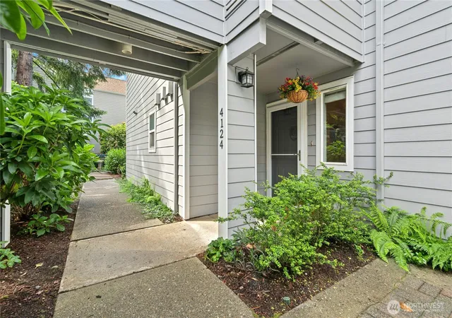 Photo 3 of Condo for sale at 4124 Providence Point Dr Se #1014, Issaquah, WA 98029 | MLS# NWM2539384 | Listing updated on 2026-09-22