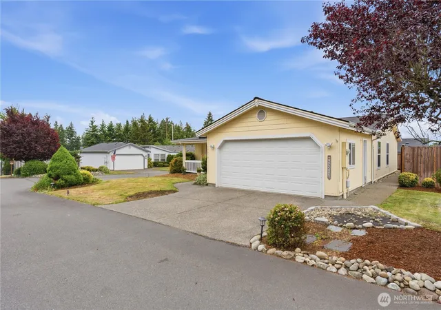 Photo 2 of Manufactured home for sale at 17613 18th Avenue Ct E #94, Spanaway, WA 98387 | MLS# NWM2539393 | Listing updated on 2026-09-18