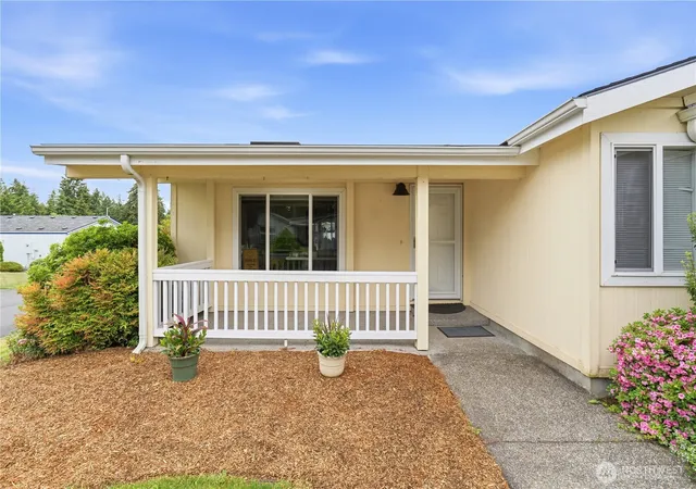 Photo 3 of Manufactured home for sale at 17613 18th Avenue Ct E #94, Spanaway, WA 98387 | MLS# NWM2539393 | Listing updated on 2026-09-18