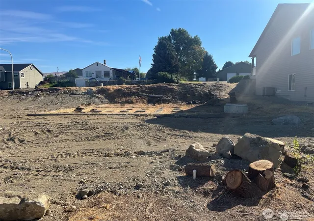 Photo 1 of Land for sale at 1058 Corum Cir, East Wenatchee, WA 98802 | MLS# NWM2539396 | Listing updated on 2026-09-22