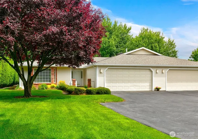 Single family home for sale at 3414 Fairbanks Ave, Yakima, WA 98902 | MLS# NWM2539403