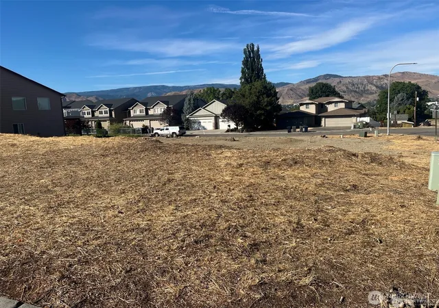 Photo 3 of Land for sale at 1066 Corum Cir, East Wenatchee, WA 98802 | MLS# NWM2539407 | Listing updated on 2026-09-22