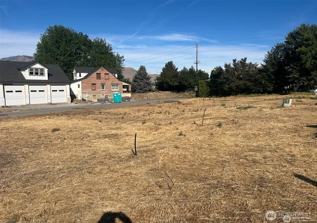 Photo 4 of Land for sale at 1076 Corum Cir, East Wenatchee, WA 98802 | MLS# NWM2539417 | Listing updated on 2026-09-22